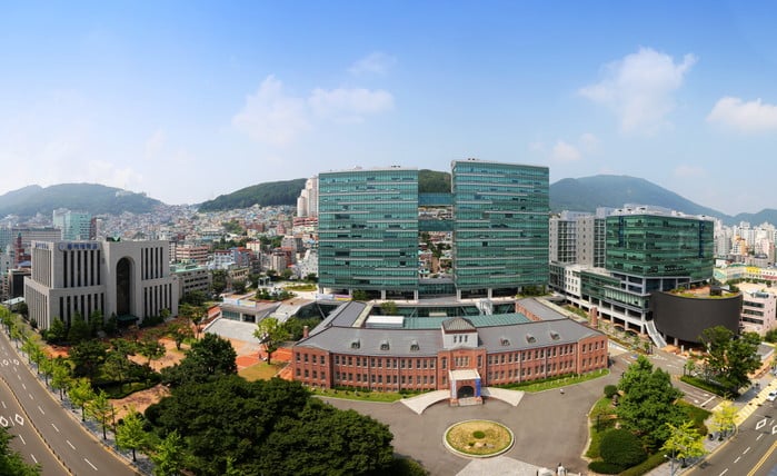 khung cảnh đại học DongA Hàn Quốc