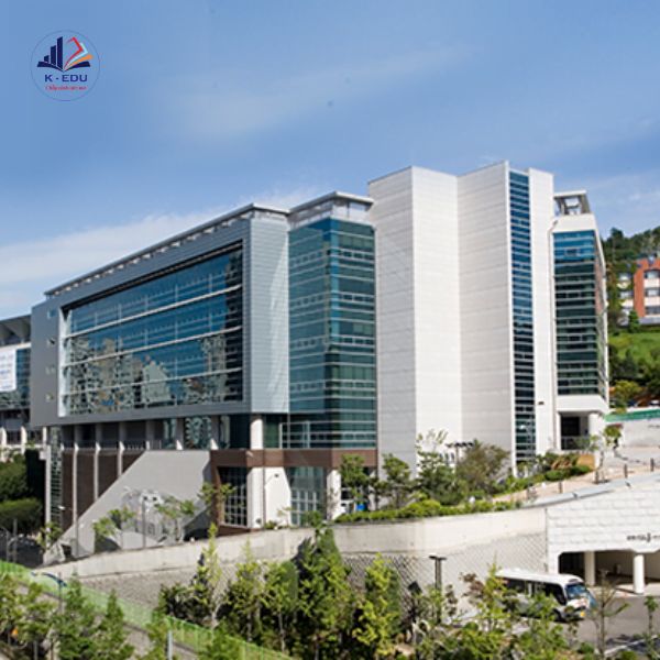 Khu nhà chính của Trường cao đẳng Daelim Hàn Quốc
