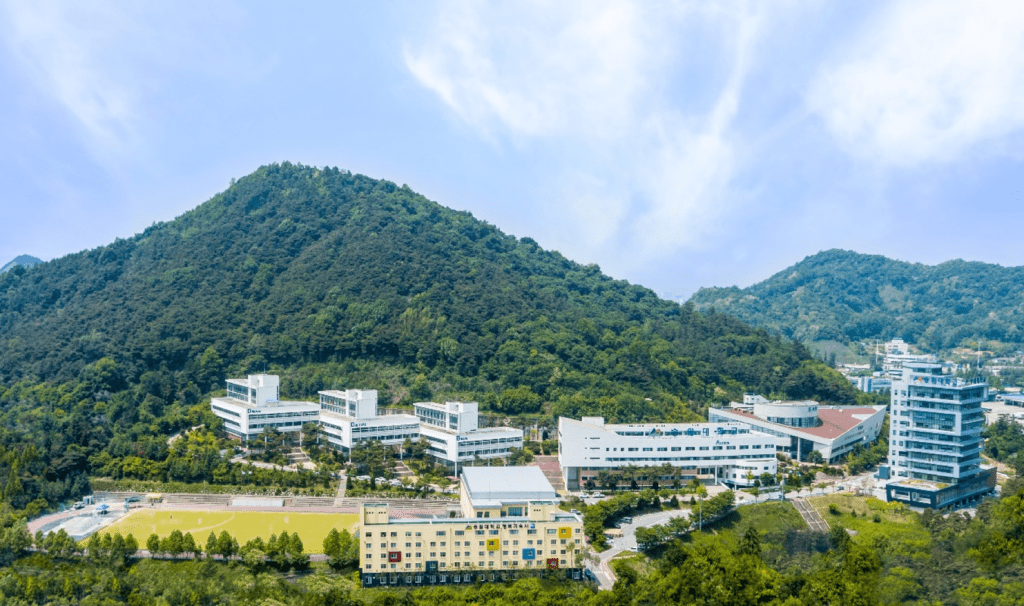 Toàn cảnh trường SongWon