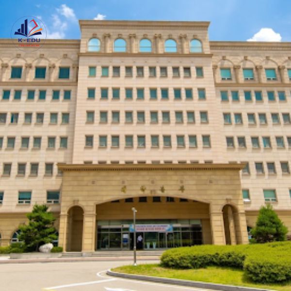 Khu nhà chính của Trường Dongnam Health College