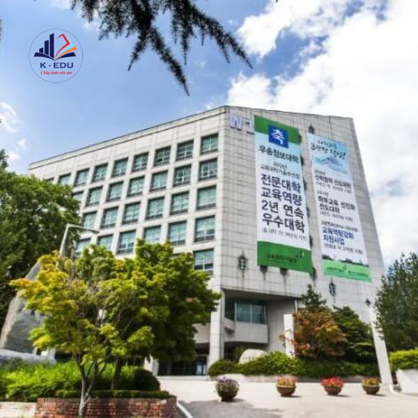 Khu nhà chính của Trường Woosong Information College