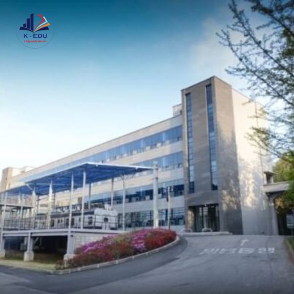 Khu nhà chính của Trường kyungbuk