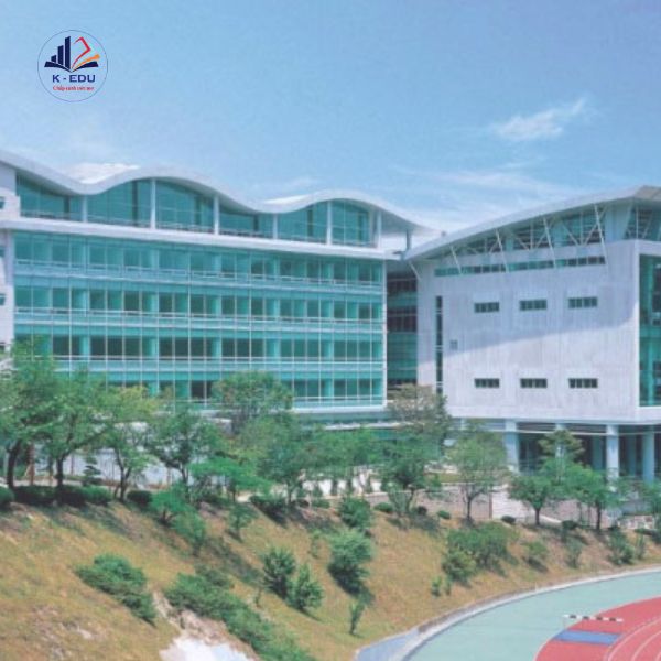 trường được xây dựng hiện đại