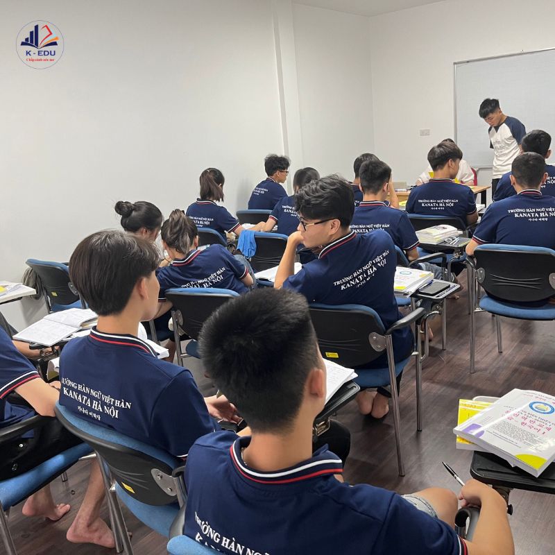 Lớp học tiếng hàn cho sinh viên