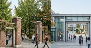 So sánh học phí đại học công và đại học tư Hàn Quốc 2026 - K-Edu