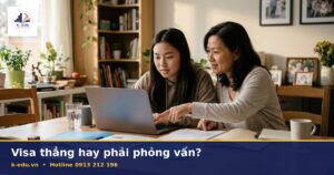 Học sinh tự kiểm tra diện visa du học Hàn Quốc trên máy tính
